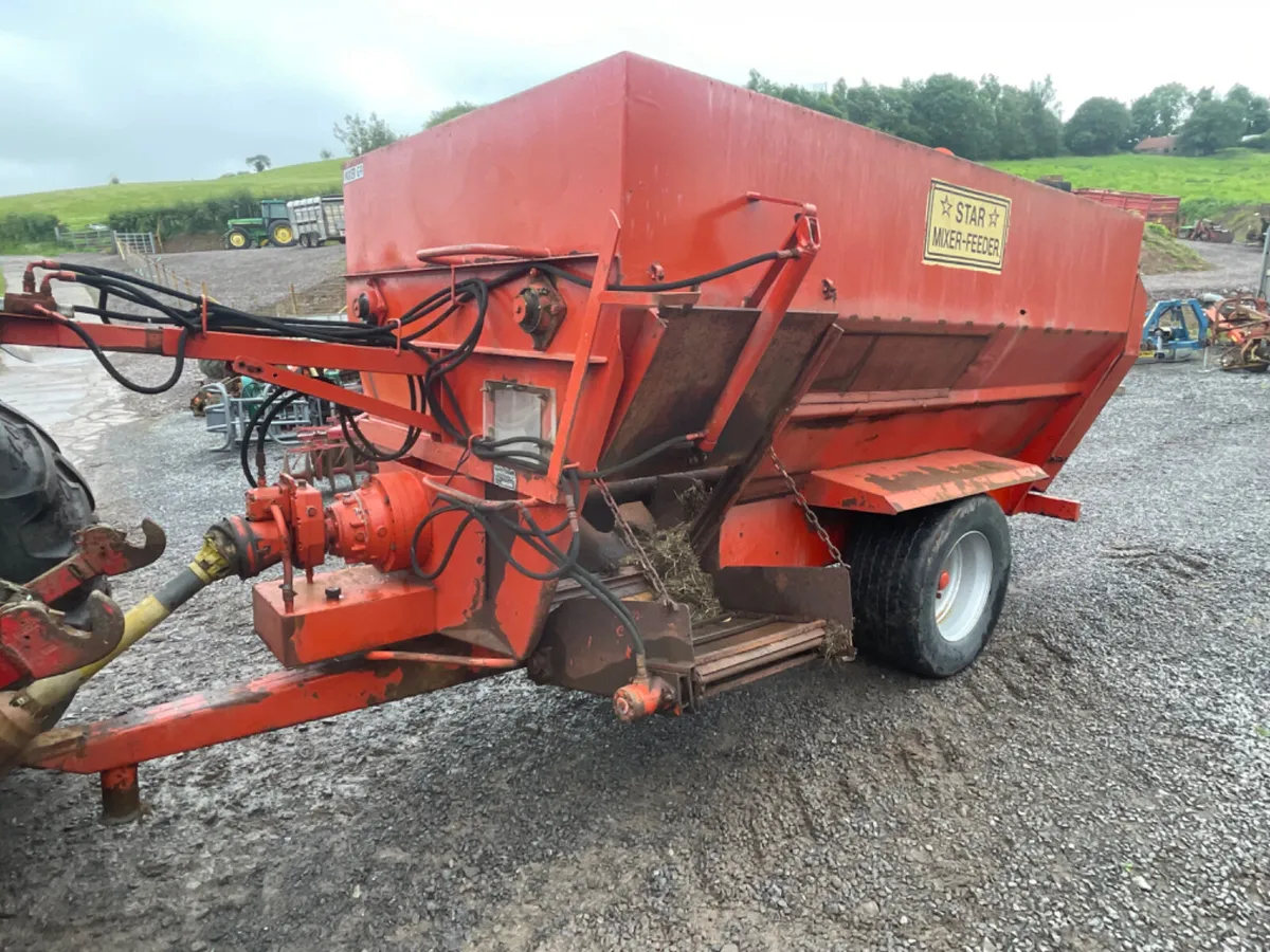 Star feeder wagon - Image 1