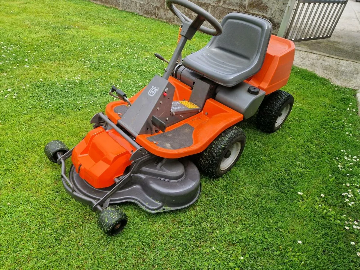 Husquvana front deck lawnmower for sale - Image 2