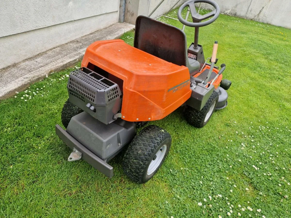 Husquvana front deck lawnmower for sale - Image 4