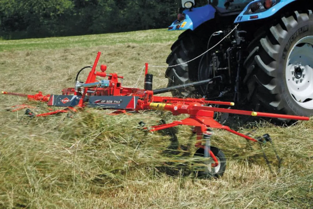 2025 Kuhn GF502 Tedder
