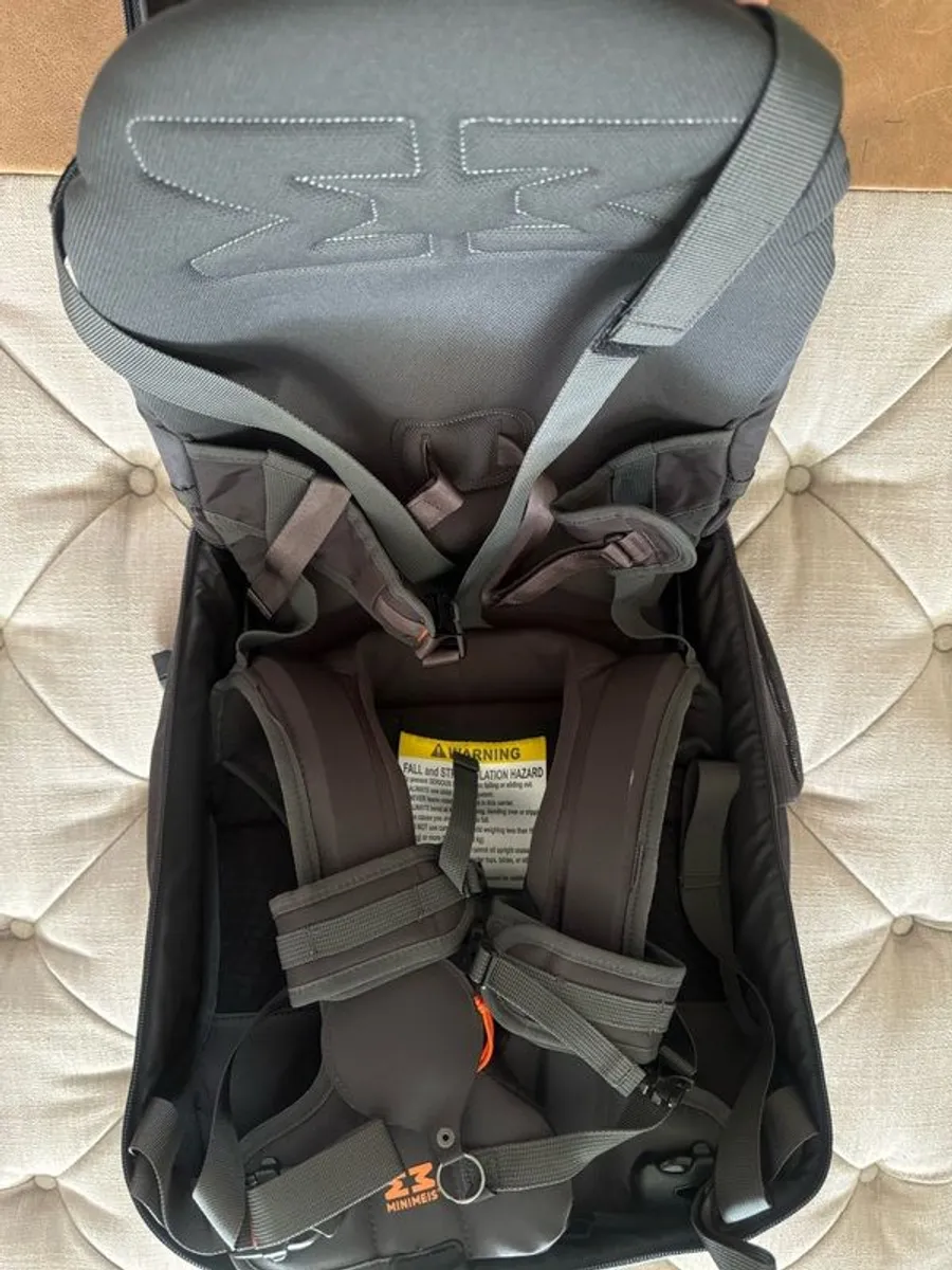 MiniMeis Carrier & Backpack - Image 3
