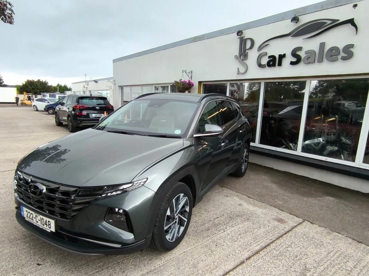 Hyundai Tucson 2WD Executive Plus - Image 3