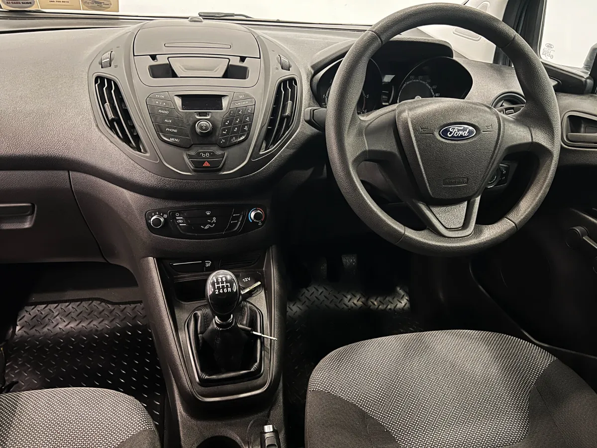 LOW MILES FORD TRANZIT COURIER 1.5TD 2019 - Image 4