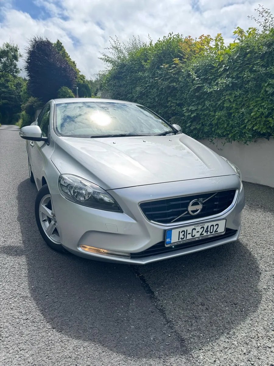 Volvo V40 D2  6000€ - Image 1