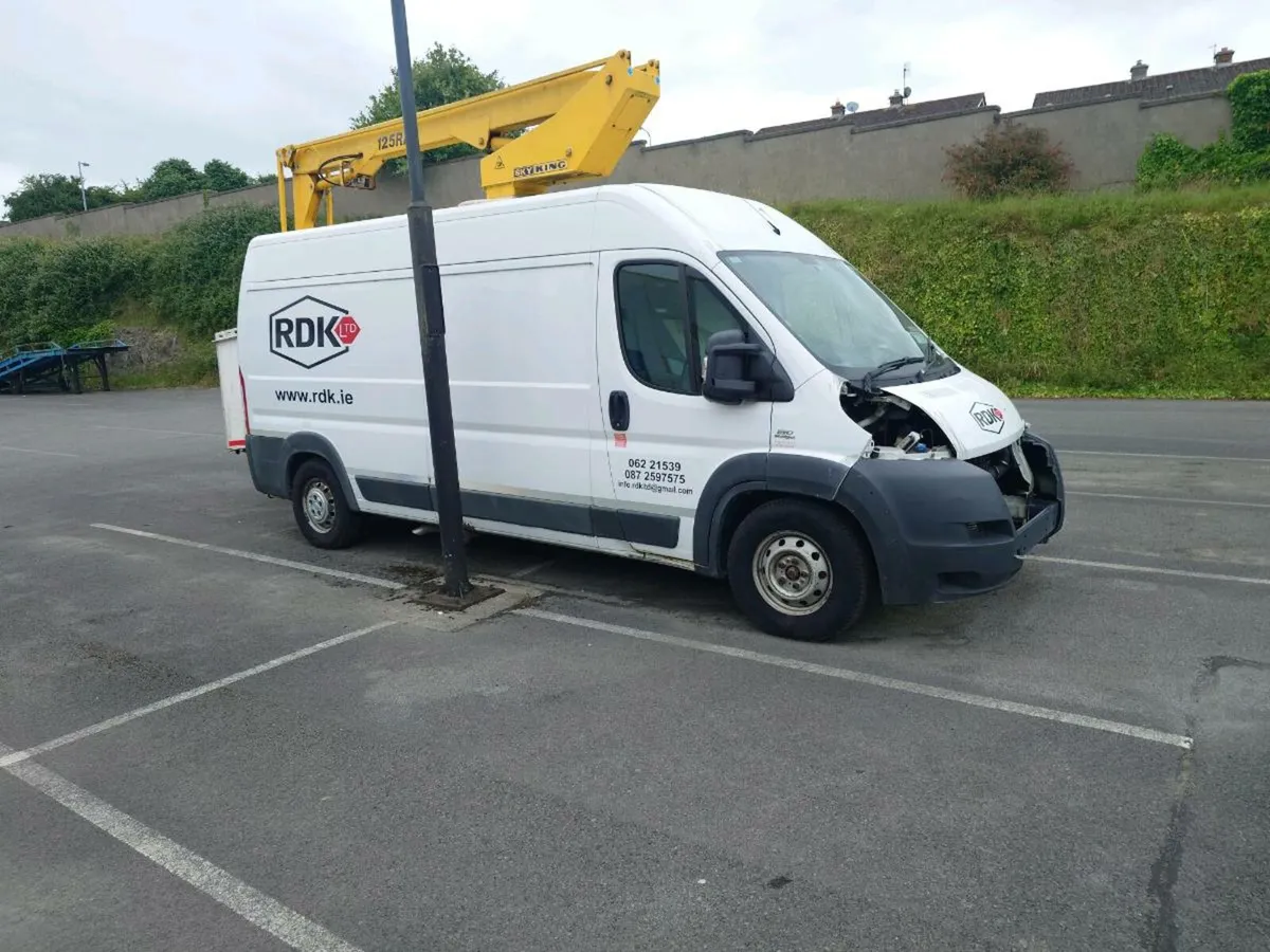 Iveco cherry picker - Image 1