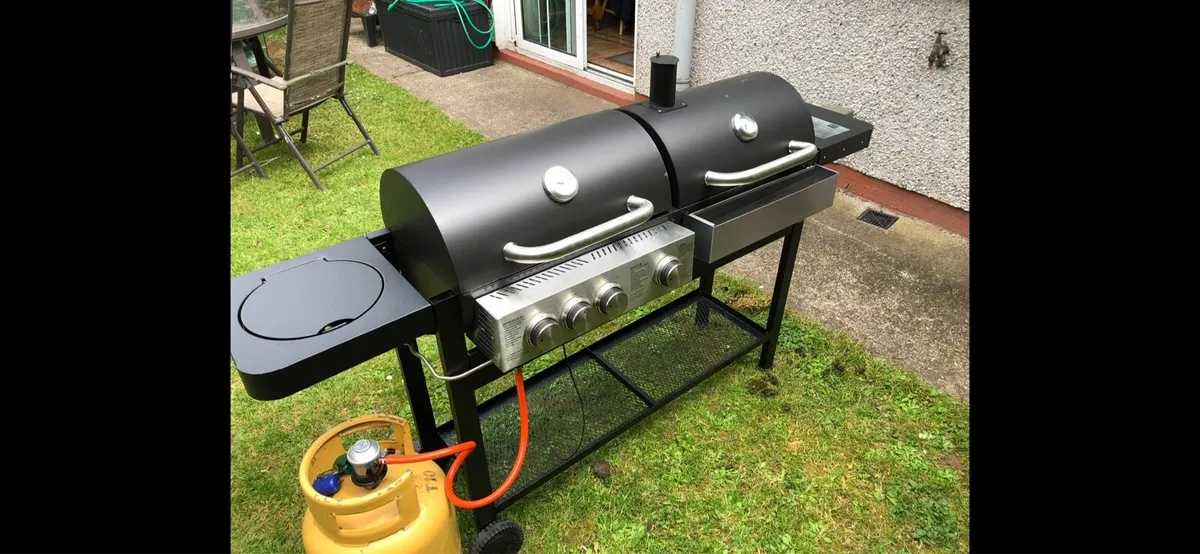 Dual Gas and Charcoal BBQ including gas cylinder - Image 2