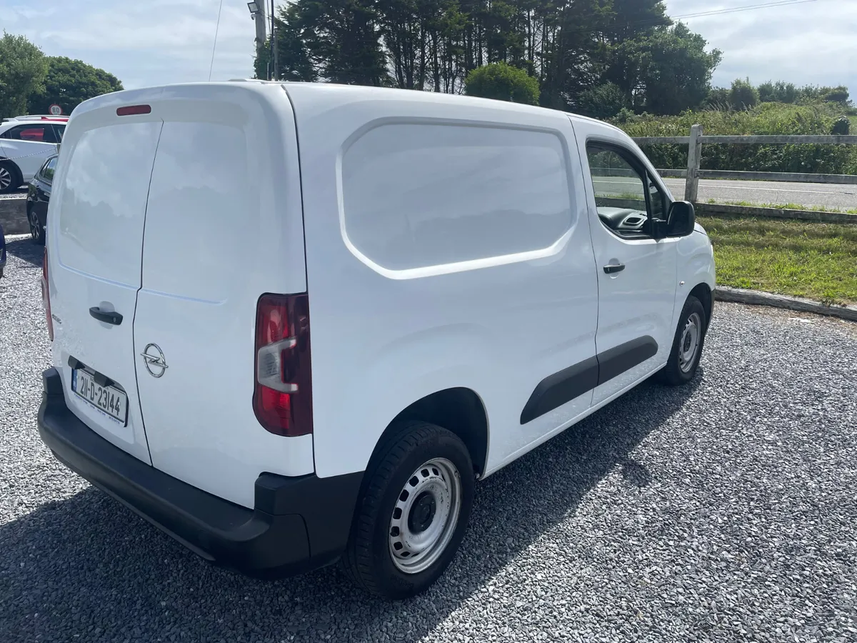 Opel Combo 2021 - Image 2