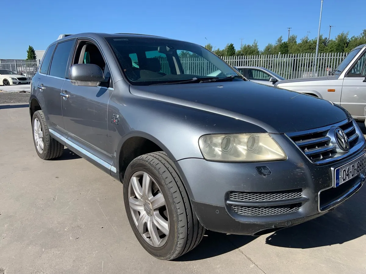 Vw Touareg v10 crew cab - Image 1