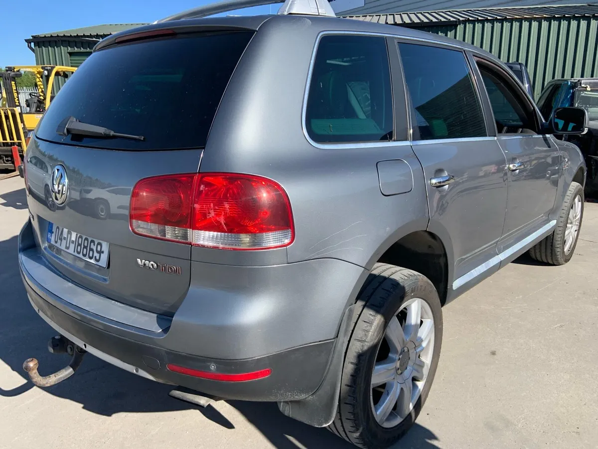 Vw Touareg v10 crew cab - Image 3