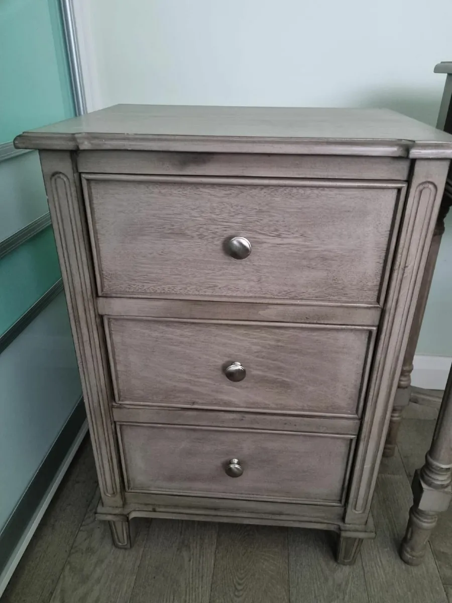 bedroom furniture - Image 3