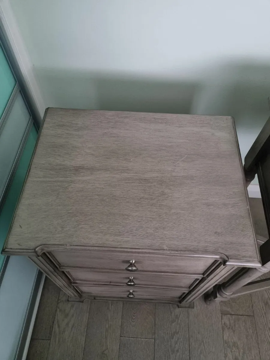 bedroom furniture - Image 4
