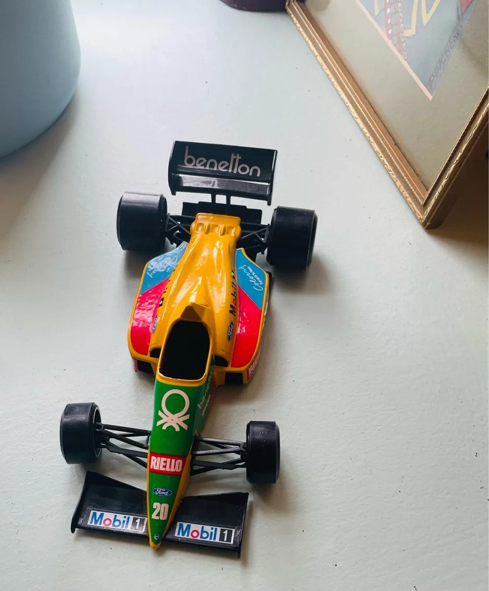 Retro Benneton Ford B188 Model Car - Image 2