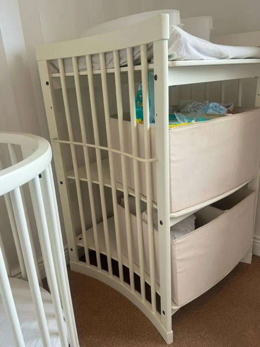 White stokke changing table - Image 2