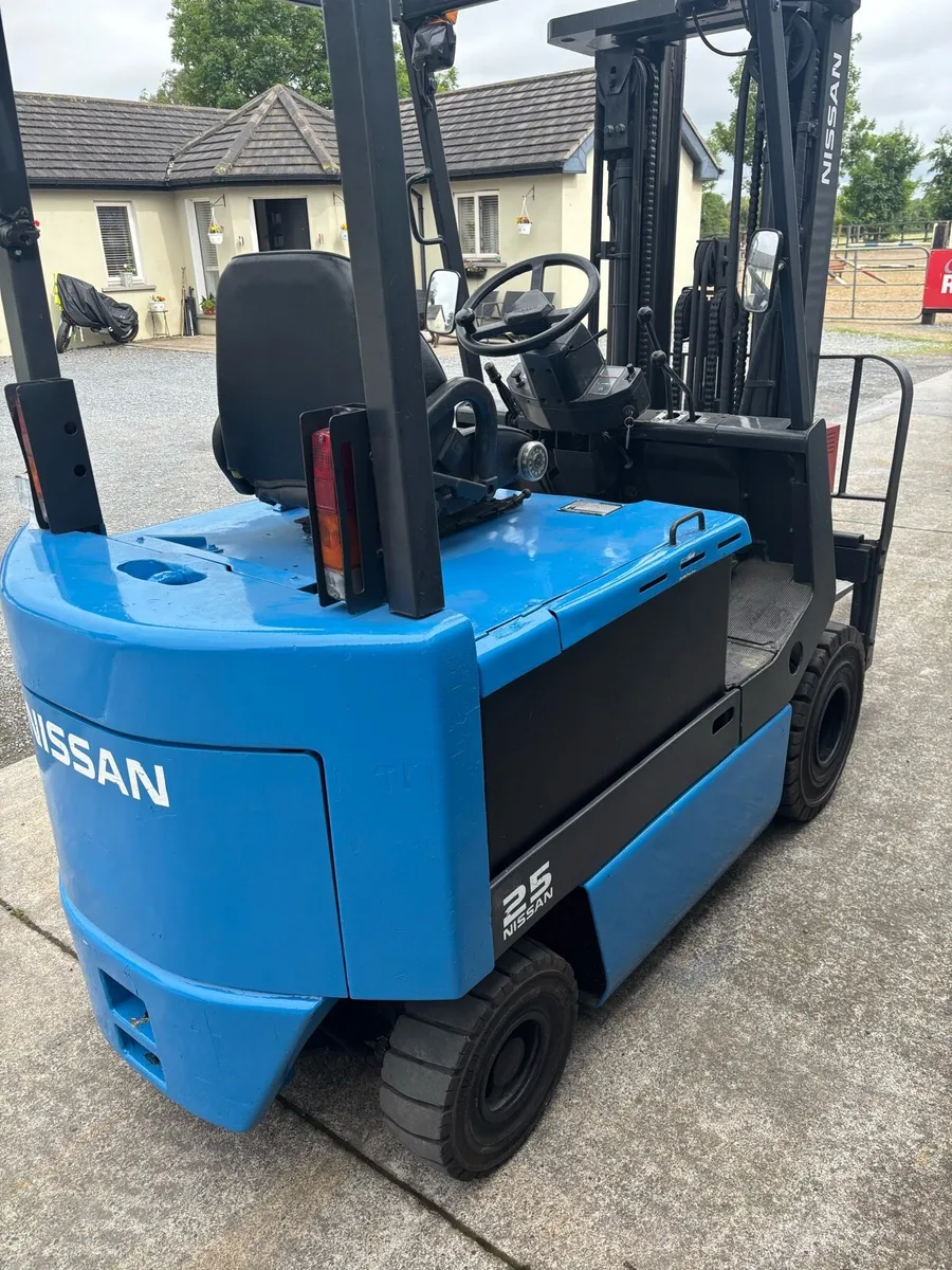 Nissan Forklift - Image 3