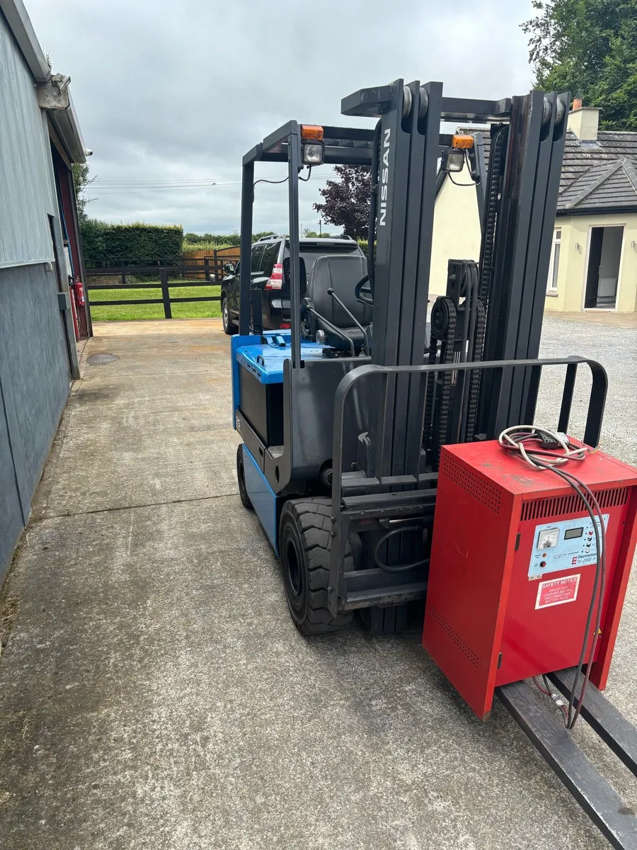 Nissan Forklift - Image 4