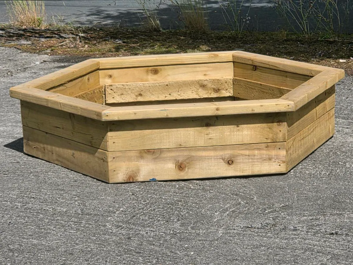 Timber planters - Image 3