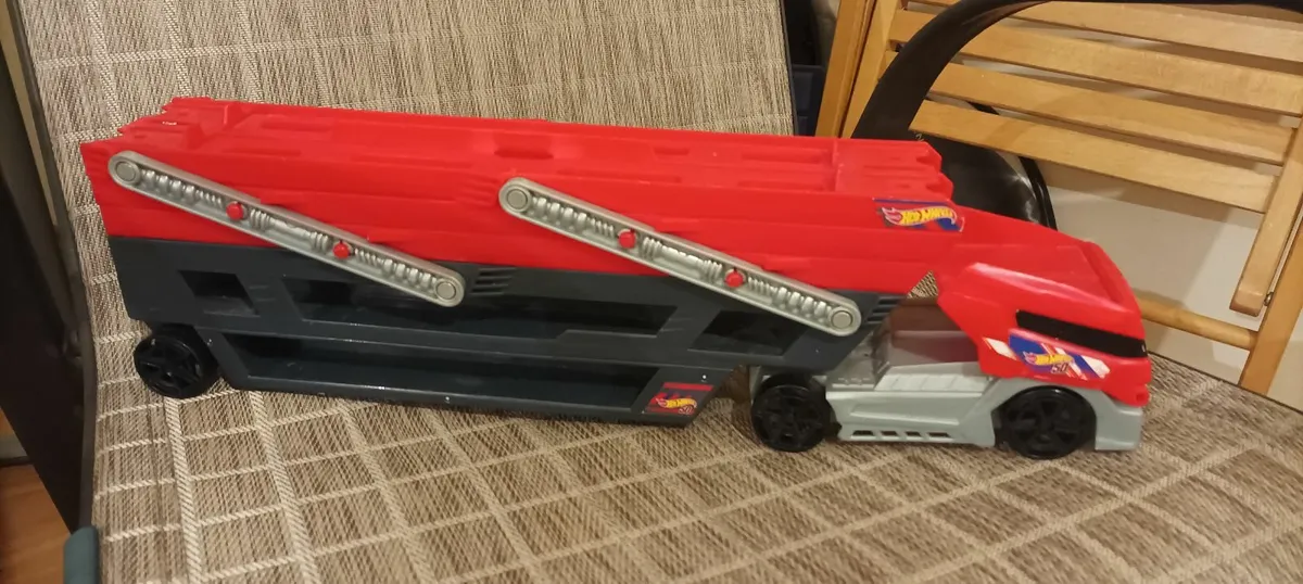 Hot Wheels Transport Car - Image 3