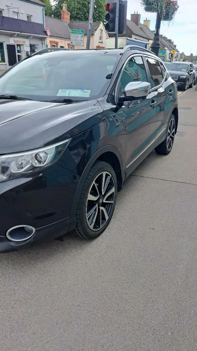 Nissan  Qashqai - Image 1