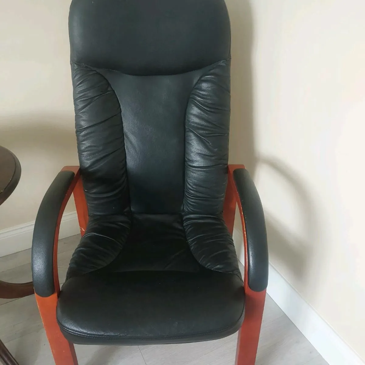 Leather orthopaedic chair