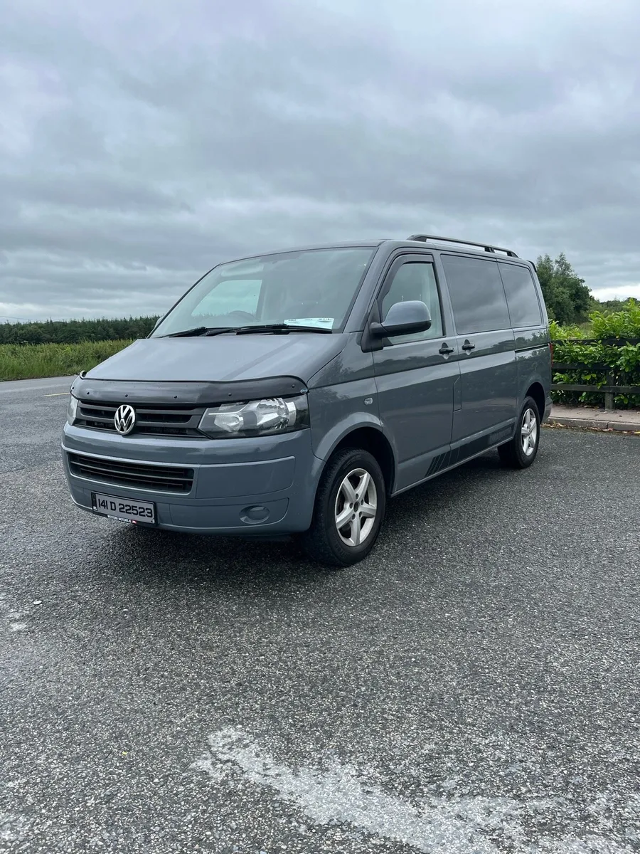 VW TRANSPORTER 9 SEATER - Image 1