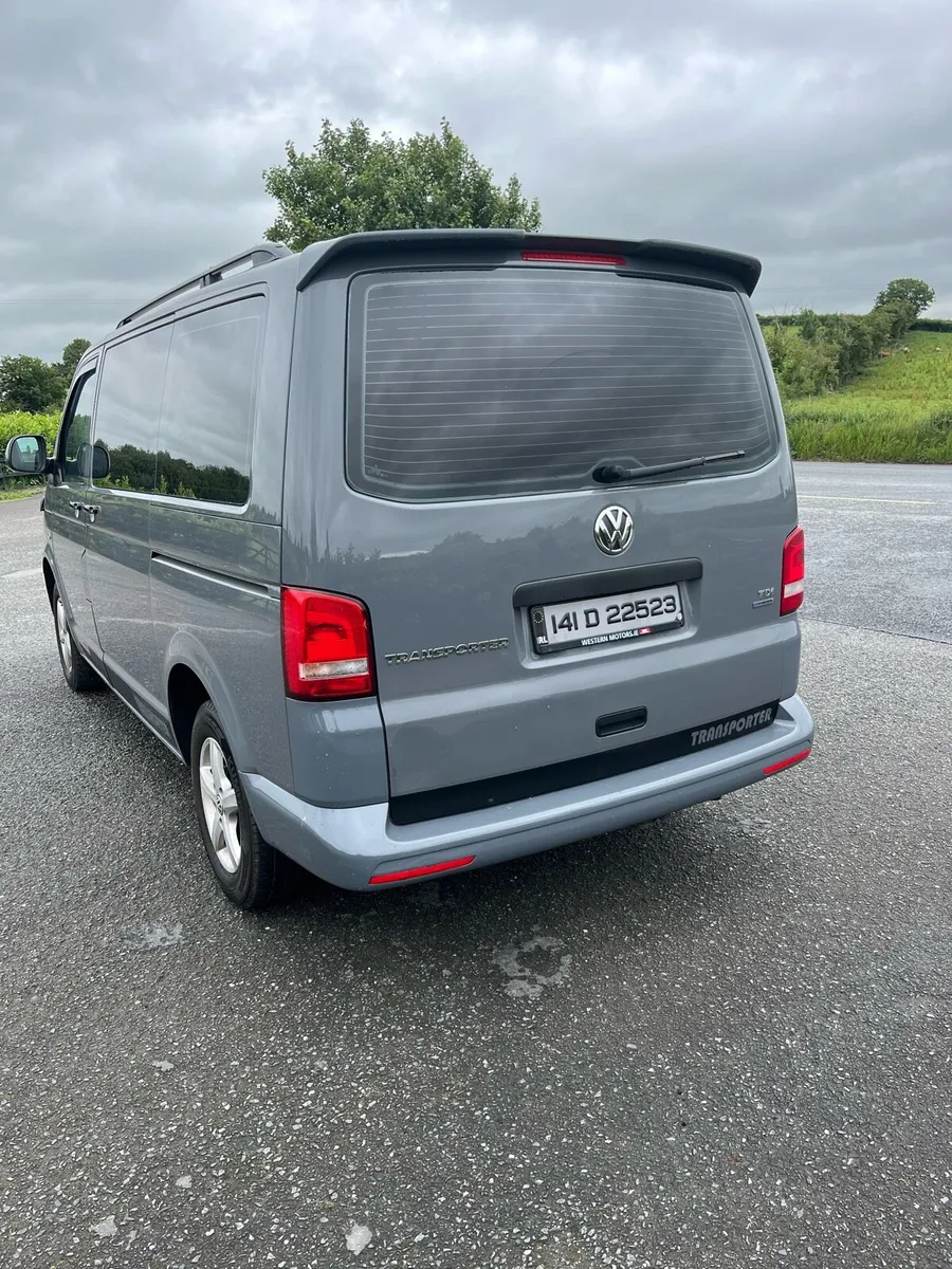 VW TRANSPORTER 9 SEATER - Image 4