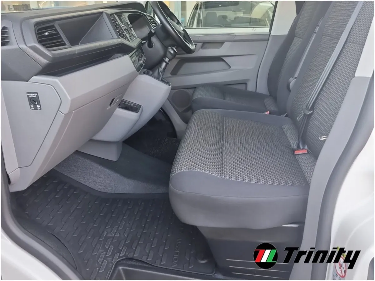 Volkswagen Transporter Huge Spec T6 2.0 TDI 150 B - Image 4