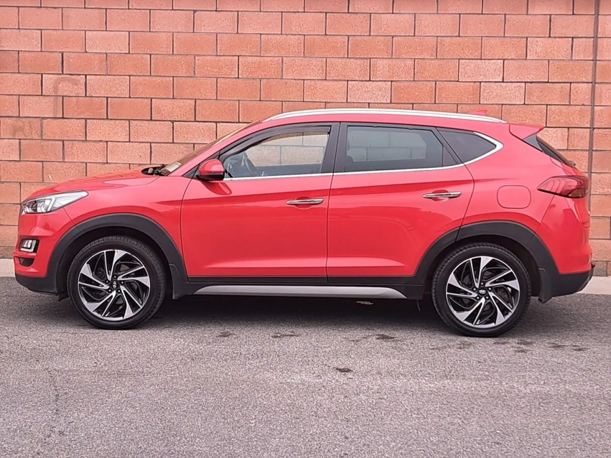 Hyundai Tucson Executive Plus Model 1.6 Diesel. - Image 3