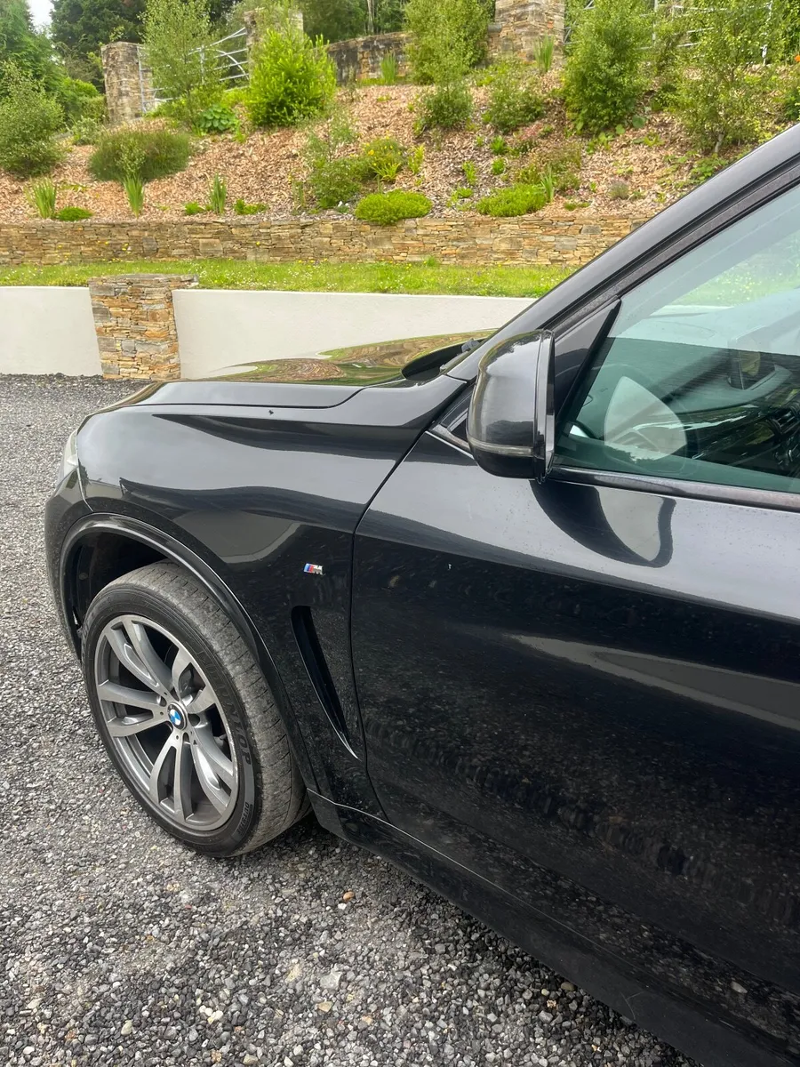 BMW X5 2015 - Image 2
