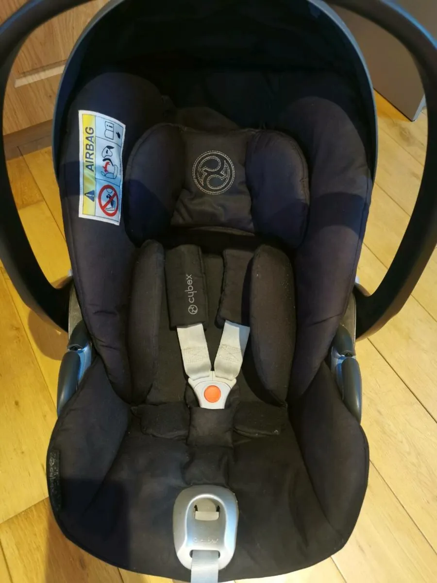 Cybex I cloud Z car seat and swivel base - Image 3