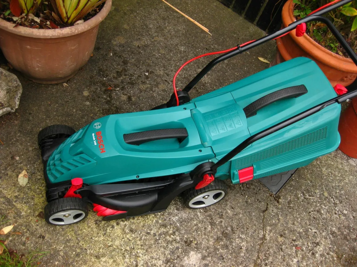 2023 Bosch Rotak Electric Lawnmower. - Image 3