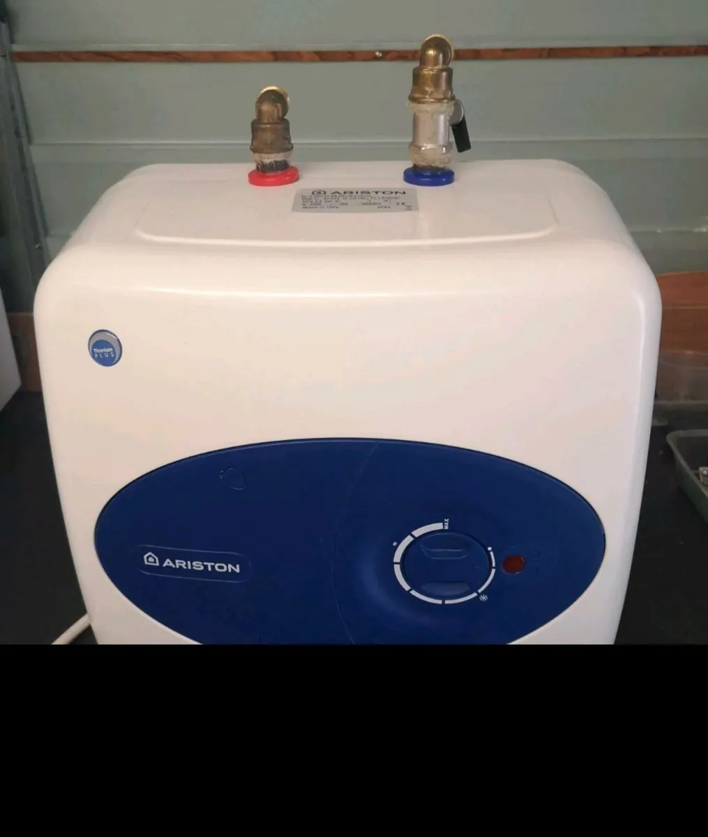 Electric water heater - Image 1