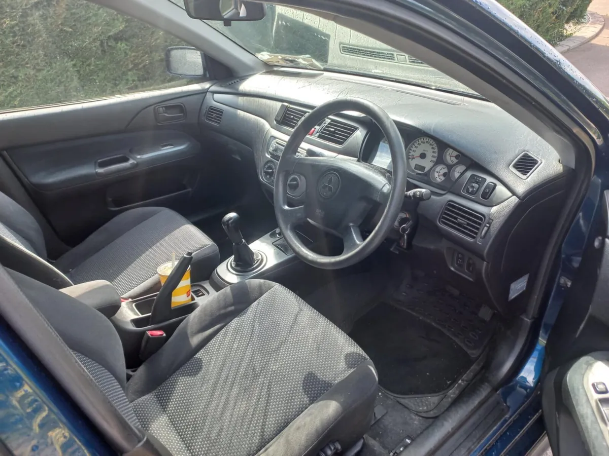 Mistubishi Lancer - Image 4