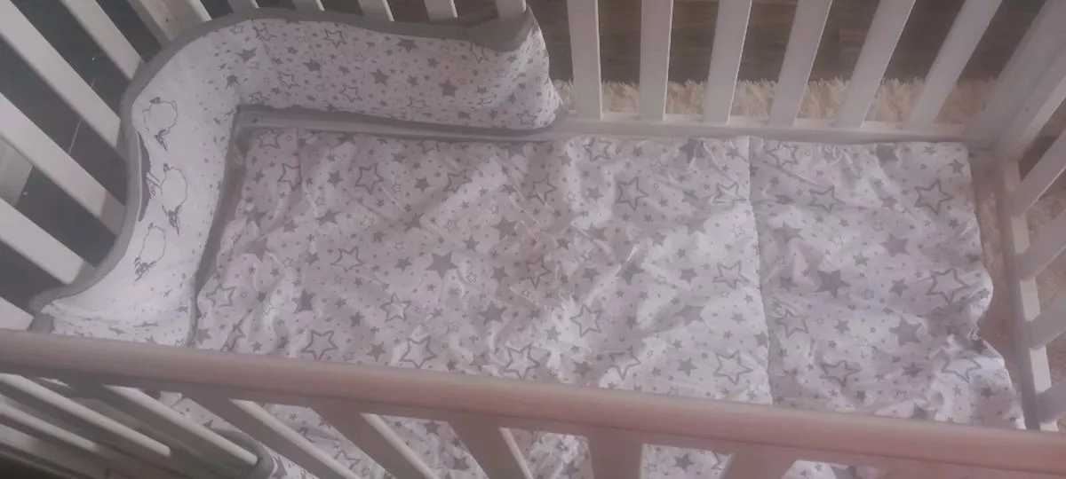 White Cot - Image 3