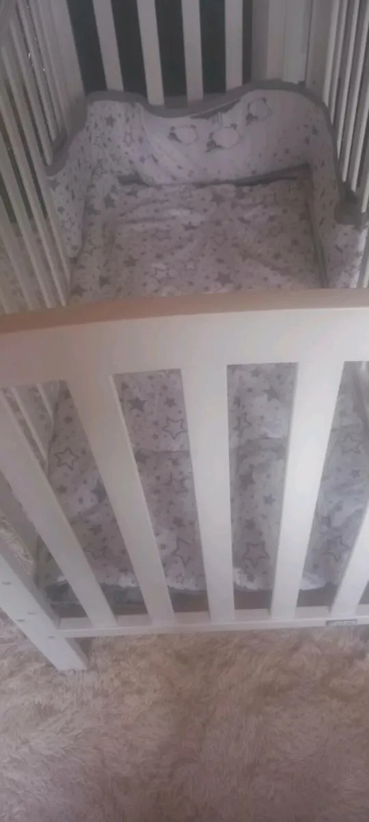 White Cot - Image 4