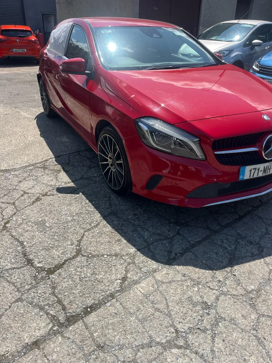 17 .A180 .1.6 petrol auto - Image 4