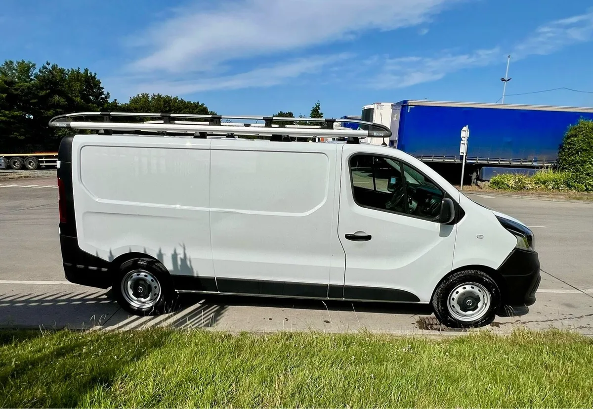 Nissan NV300 - Image 2