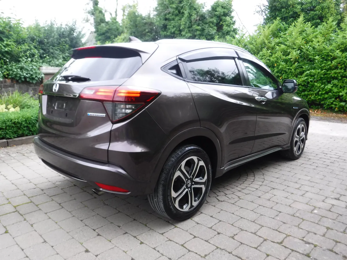 HONDA VEZEL 1.5 AUTO HYBRID Z-SPEC ANDROID+CARPLAY - Image 3