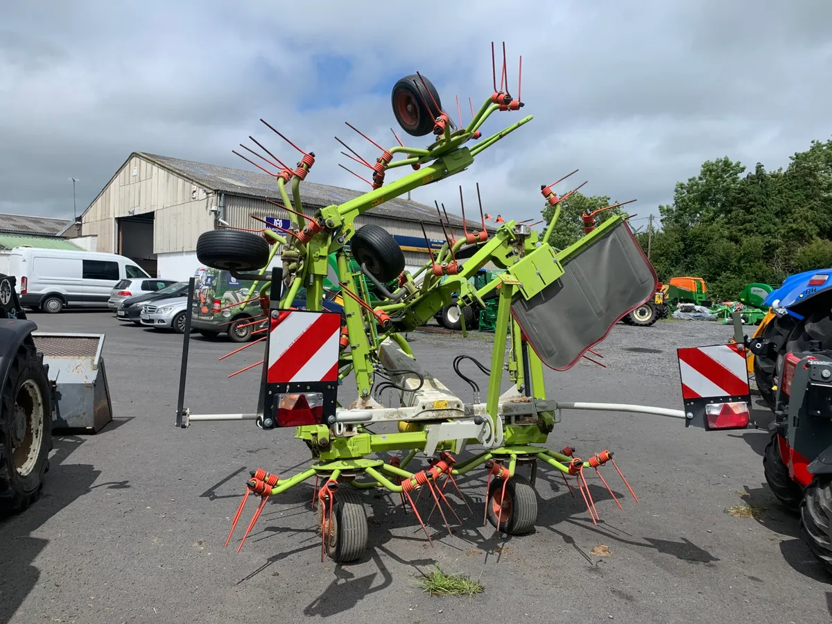 Claas Volto 800 Tedder - Image 2