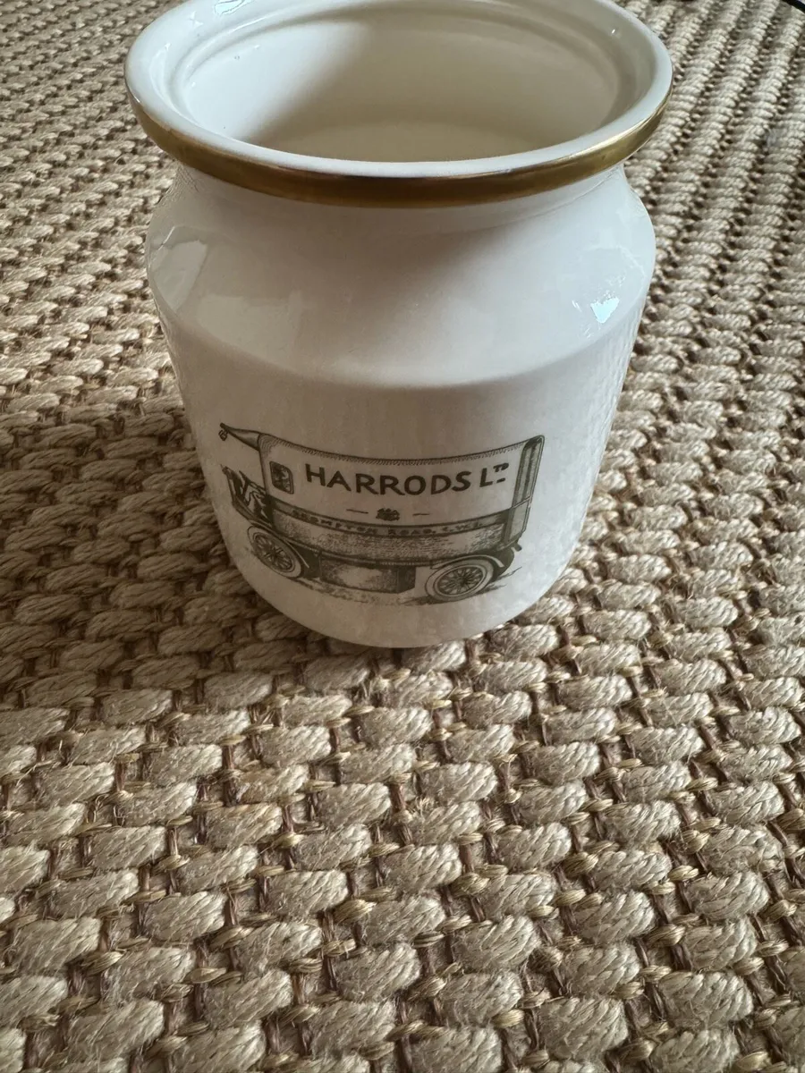 Harrods van canister - Image 2