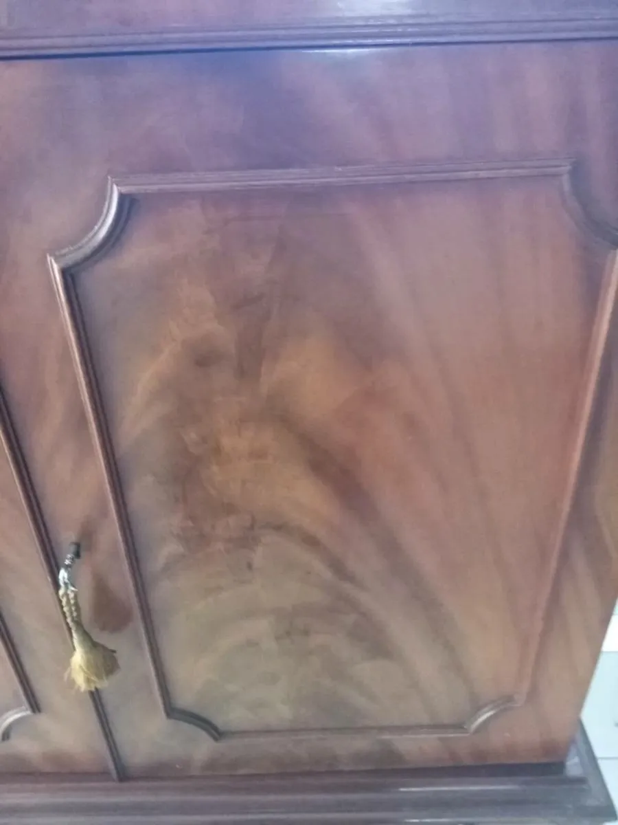 Shaw's of London Cocktail Cabinet - Image 4