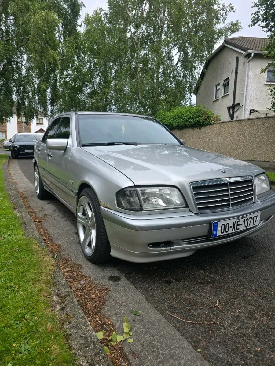 Mercedes C180 elegance 2000 automatic - Image 1