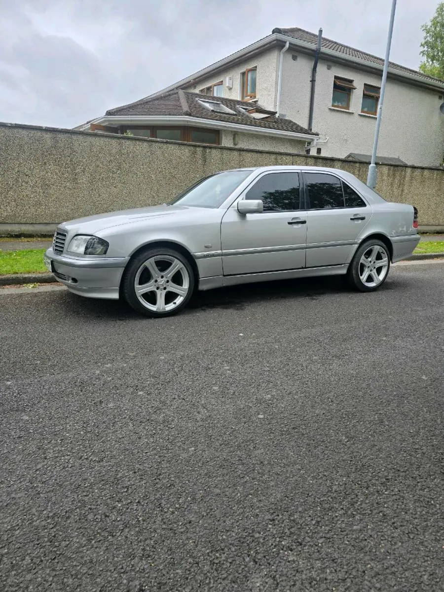 Mercedes C180 elegance 2000 automatic - Image 3