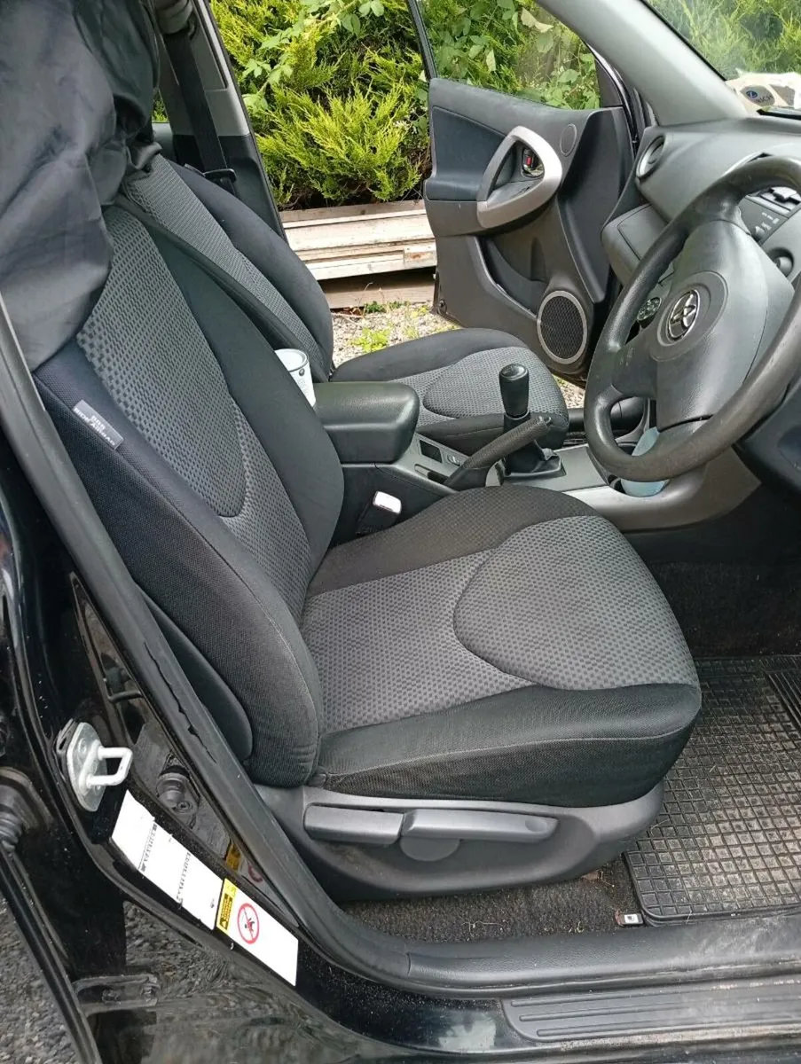 Toyota RAV4 2008 - Image 4