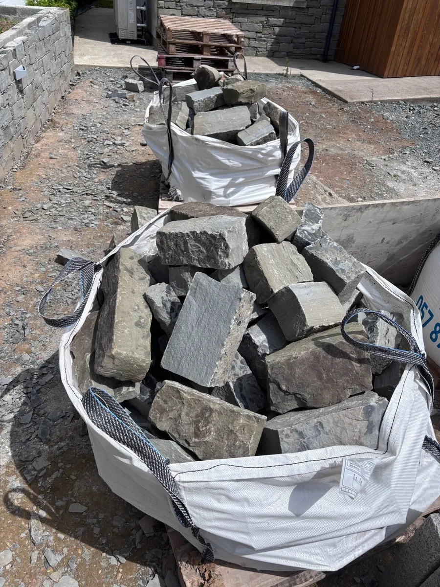 Grey sandstone building stone - Image 1