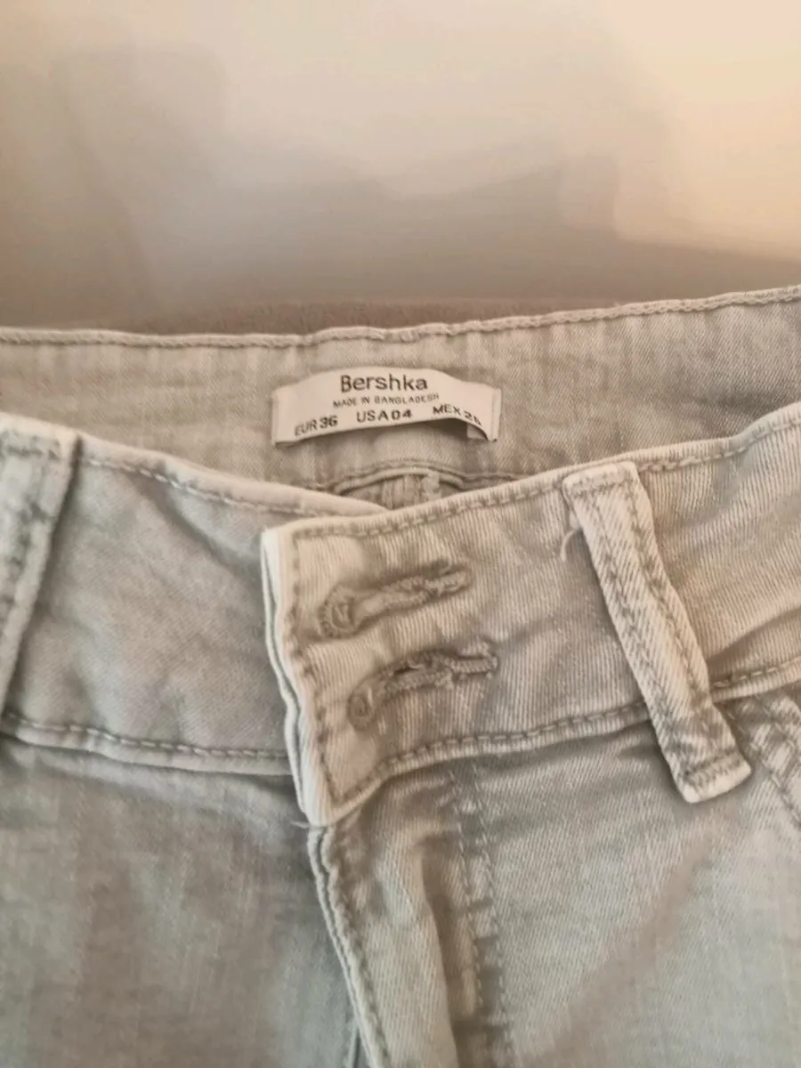 Ladies bershka skinny jeans size 8 and 10 - Image 2