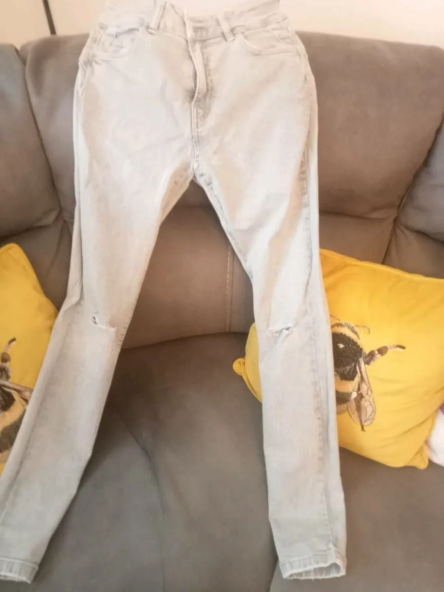Ladies bershka skinny jeans size 8 and 10 - Image 3