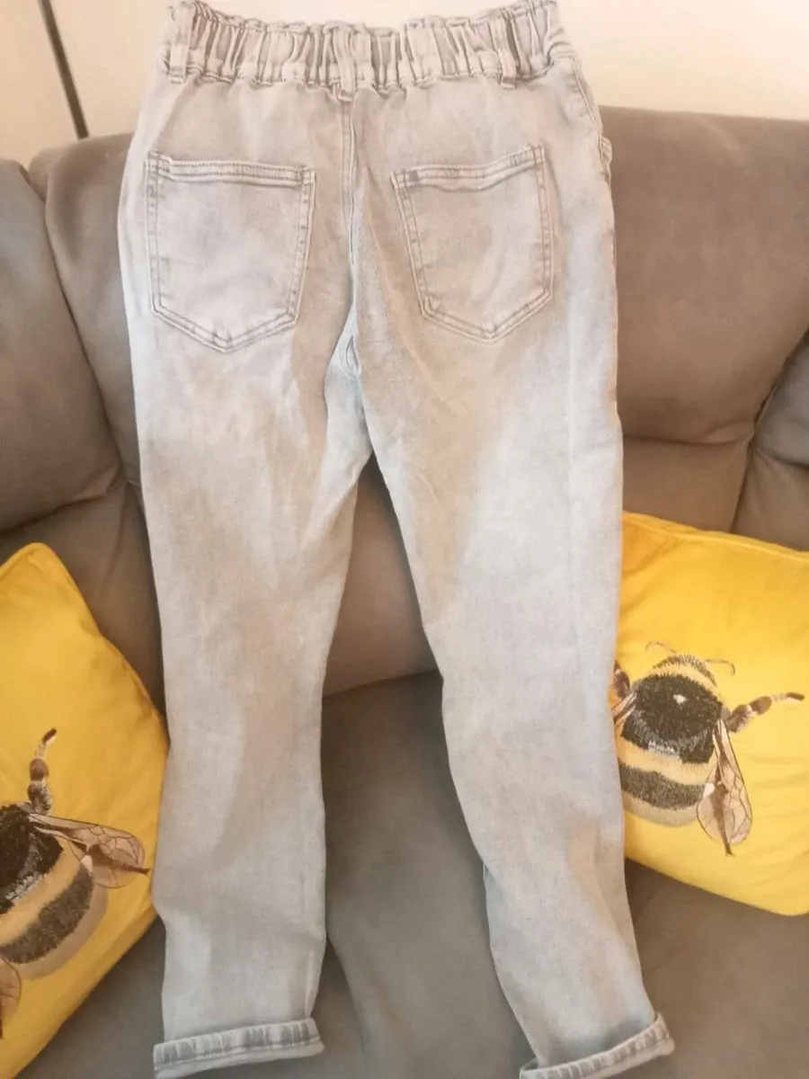 Ladies paper bag waist ripped jeans size 10 - Image 2