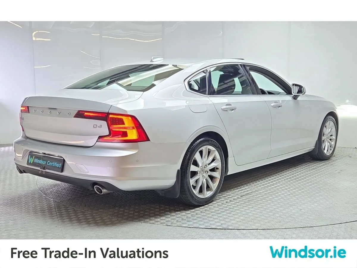 Volvo S90 D4 190hp Momentum Auto  sunroof - Image 3