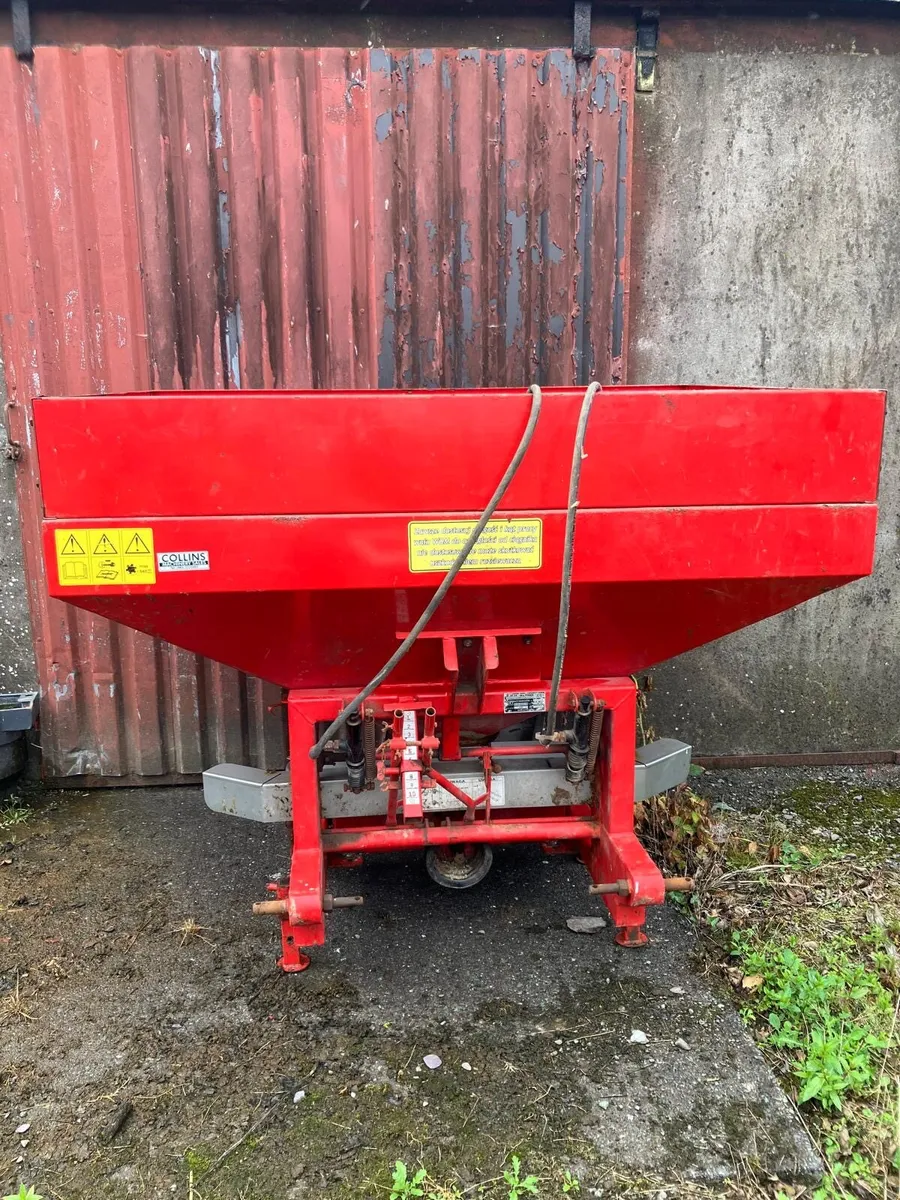 Fertiliser spreader - Image 1