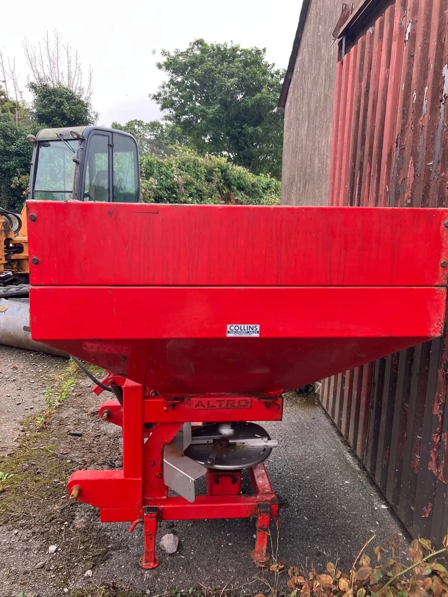 Fertiliser spreader - Image 2